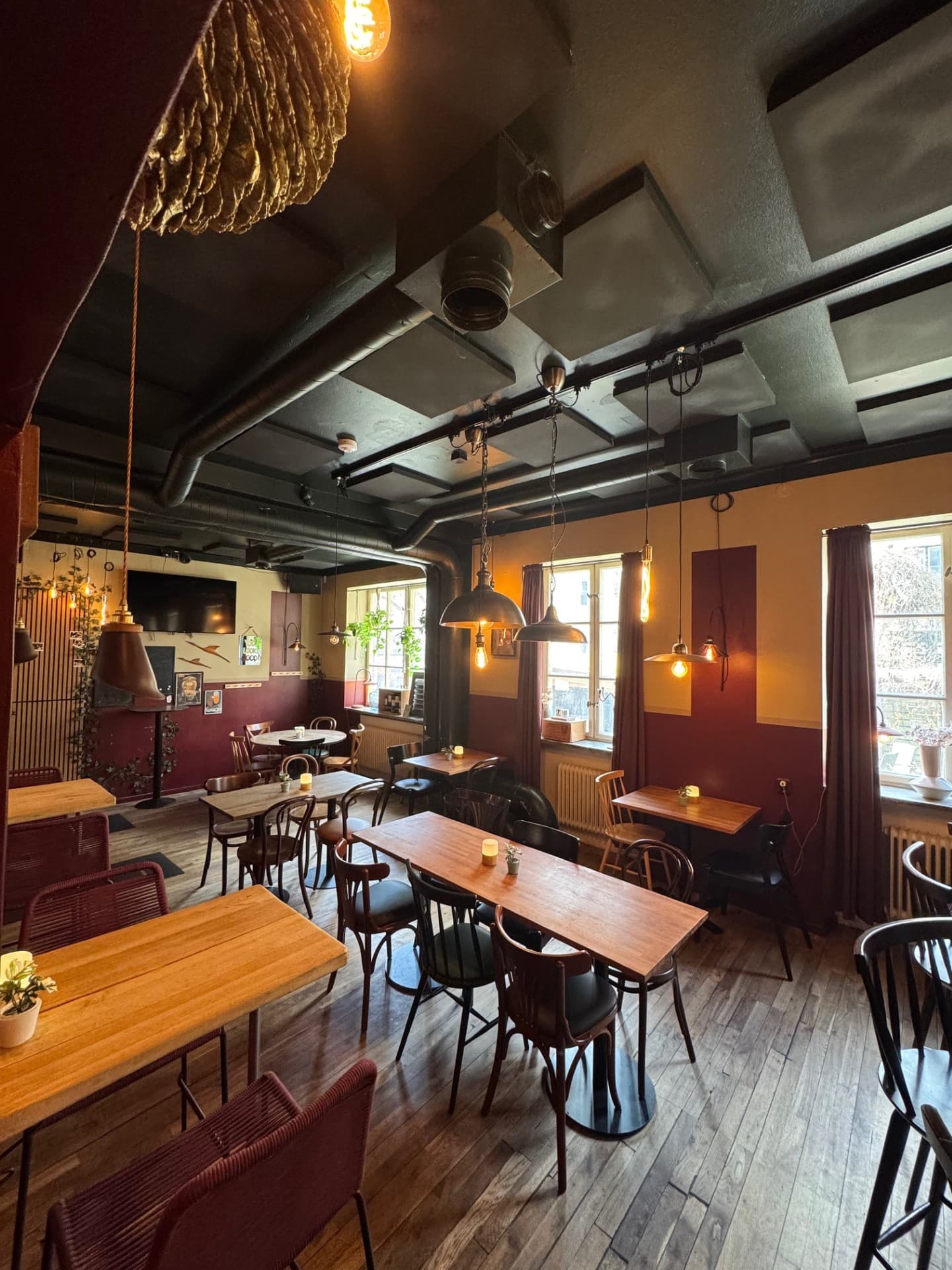 Restaurant atmosphere at Goose